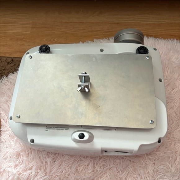 EPSON EMP-TW100 Projector HDMI PowerLite Cinema W/ Chord Electronic Movie - Picture 5 of 9